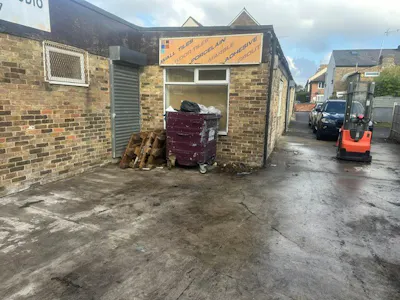 102 Albert Street, Slough, Retail / Retail - Out Of Town / Showroom / Studio / Workshop / Trade Counter To Let - 102 Alkbert rear 2.jpg