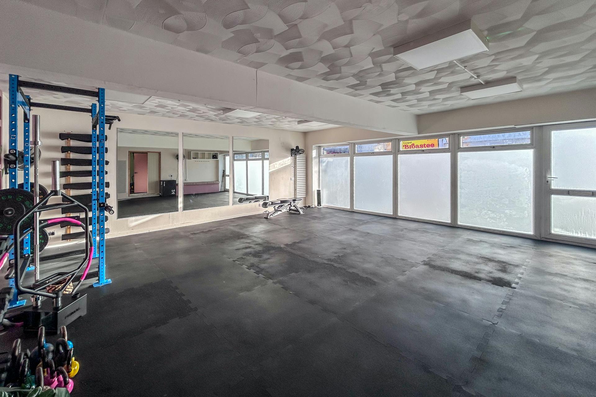 Retail/Shop in Bournemouth - photo 4