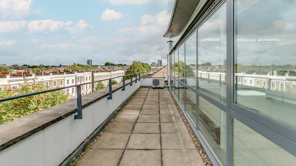 87 Lancaster Road, 87 Lancaster Road, Notting Hill, Office To Let - 87 Lancaster Road Notting Hill W11 office for rent west London EXT terrace 1.jpg