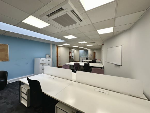 34, George Street, Luton, Office To Let - Image 10