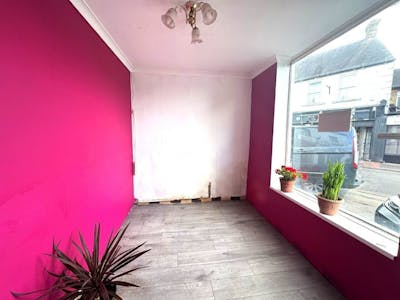 8 The Broadway, Woking, Retail To Let - hjuytttttkloooo.jpg