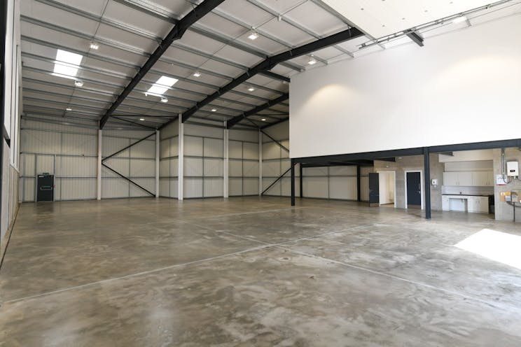 Unit 7, The IO Centre, Salbrook Road Industrial Estate, Salfords, Warehouse & Industrial To Let - Unit7_IO_RG126.jpg