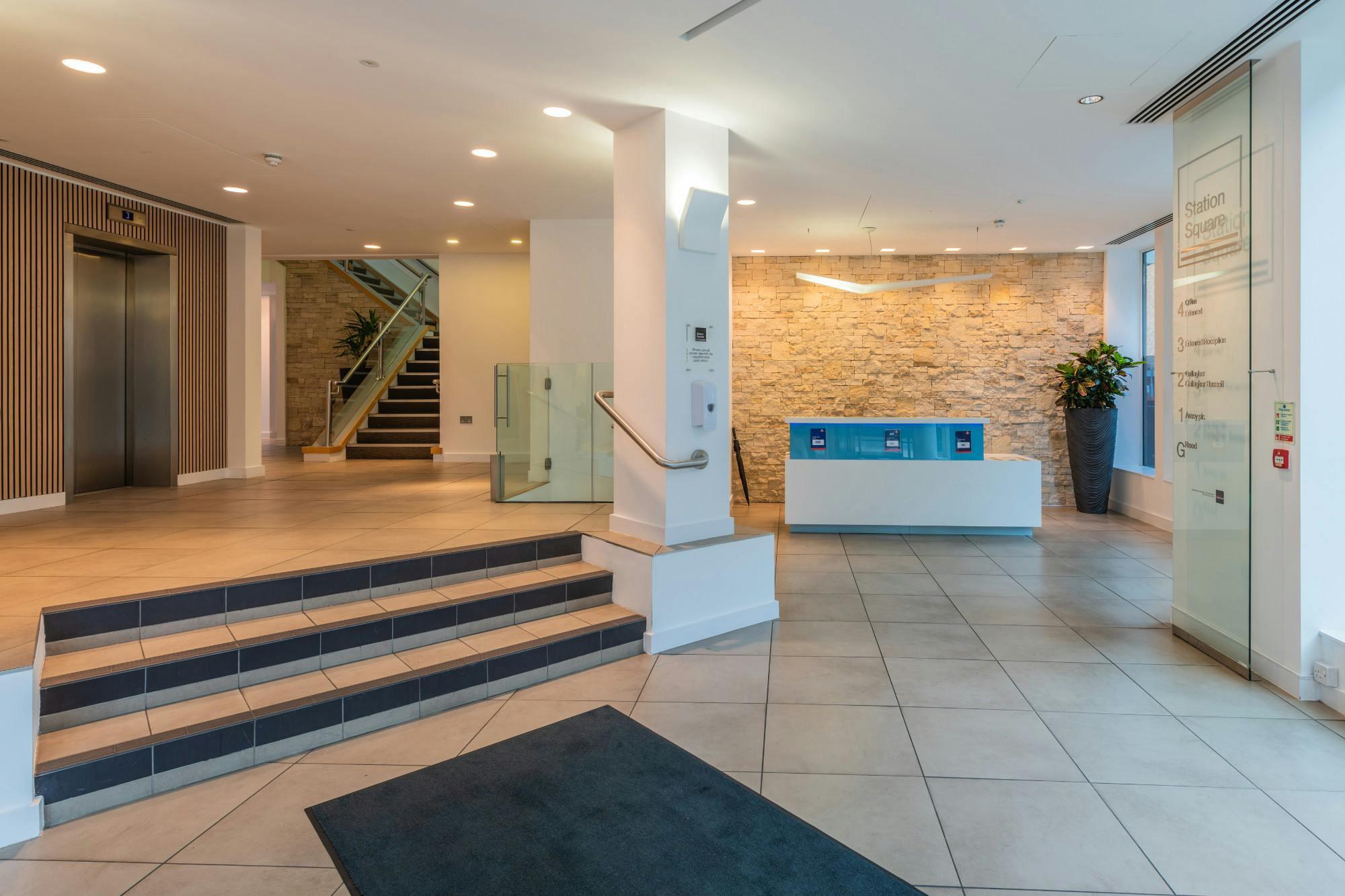 Station Square, 1 Gloucester Street, Swindon, Offices To Let - Station Square  Reception4.jpg