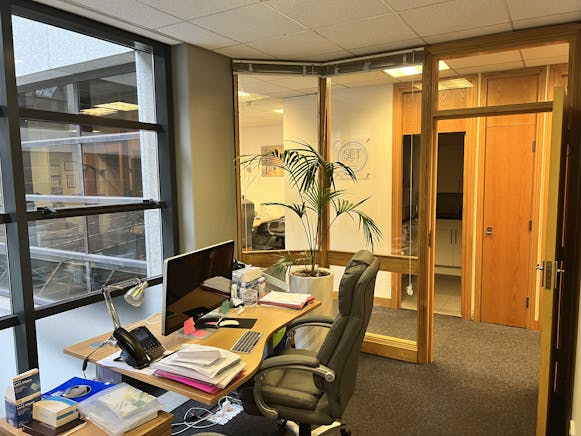 7 Beaufort Court, London, Offices For Sale - Private office