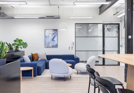 Power Road Studios, Chiswick, Office To Let - aa0e67d7e6a1da0bb49c945cd58c66e3-kwv-4859.jpg
