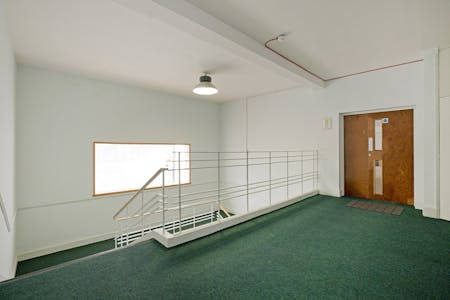 S2, 102 Kirkstall Road, Leeds, Office To Let - IMG_3888.jpg