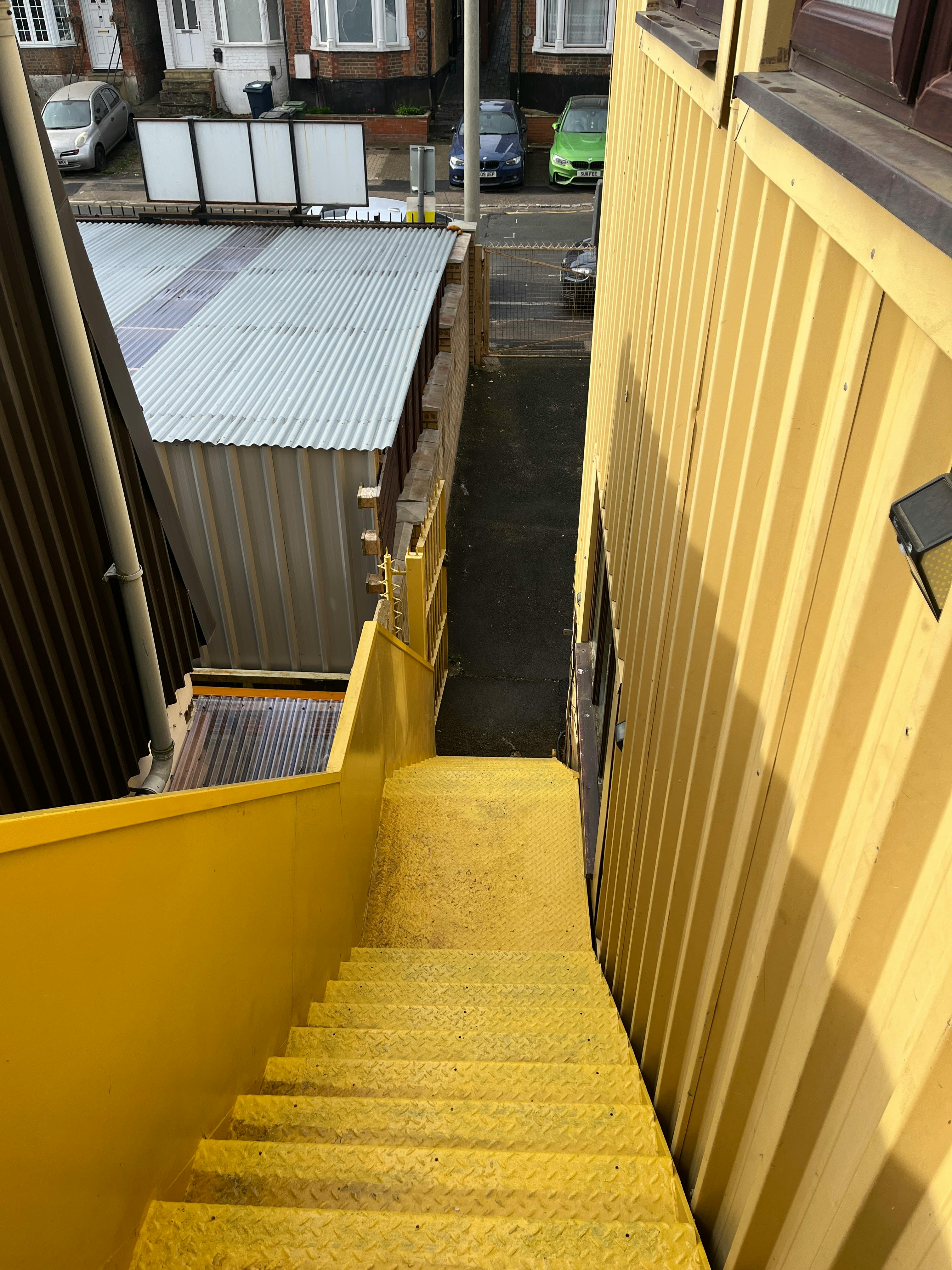 Unit 4, High Wycombe, Industrial / Offices To Let - 20250328_091537060_iOS.jpg