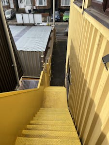 Unit 4, High Wycombe, Industrial / Office To Let - 20250328_091537060_iOS.jpg