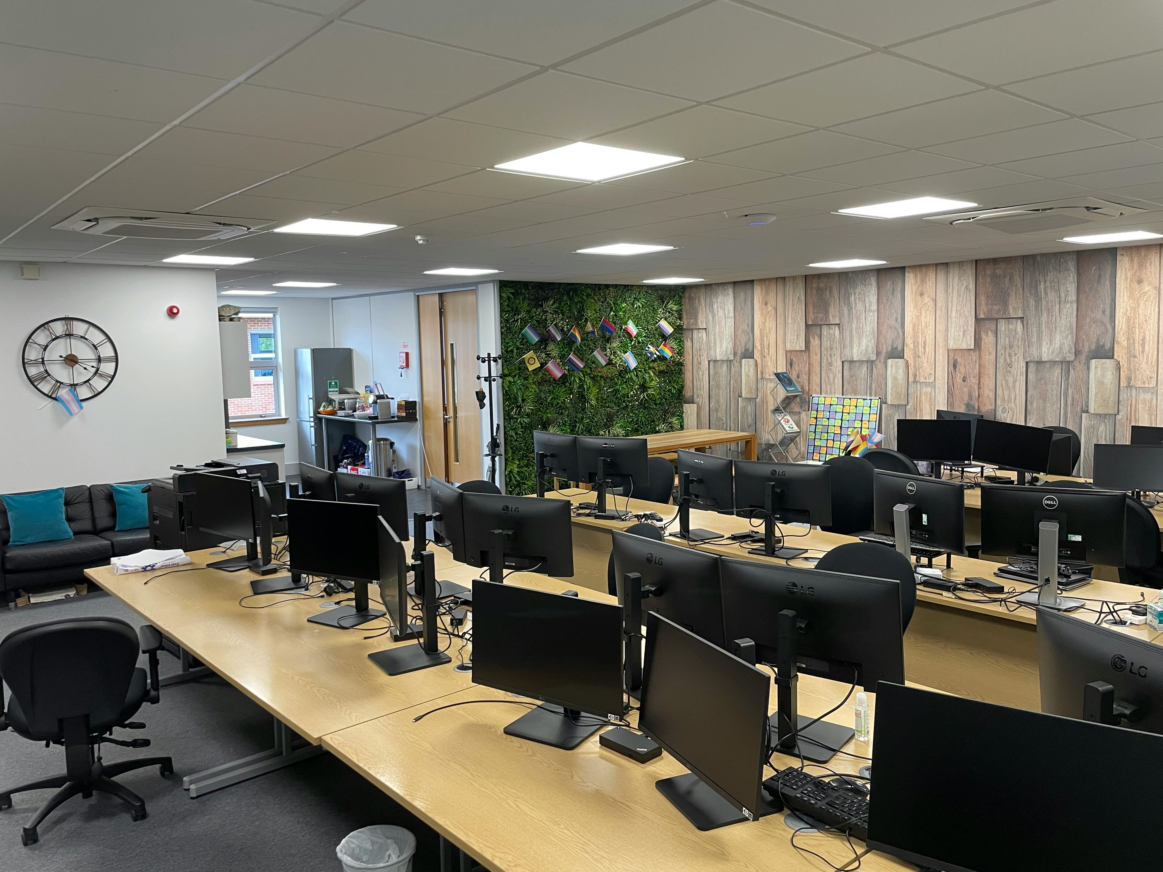 Office in Wokingham - photo 4