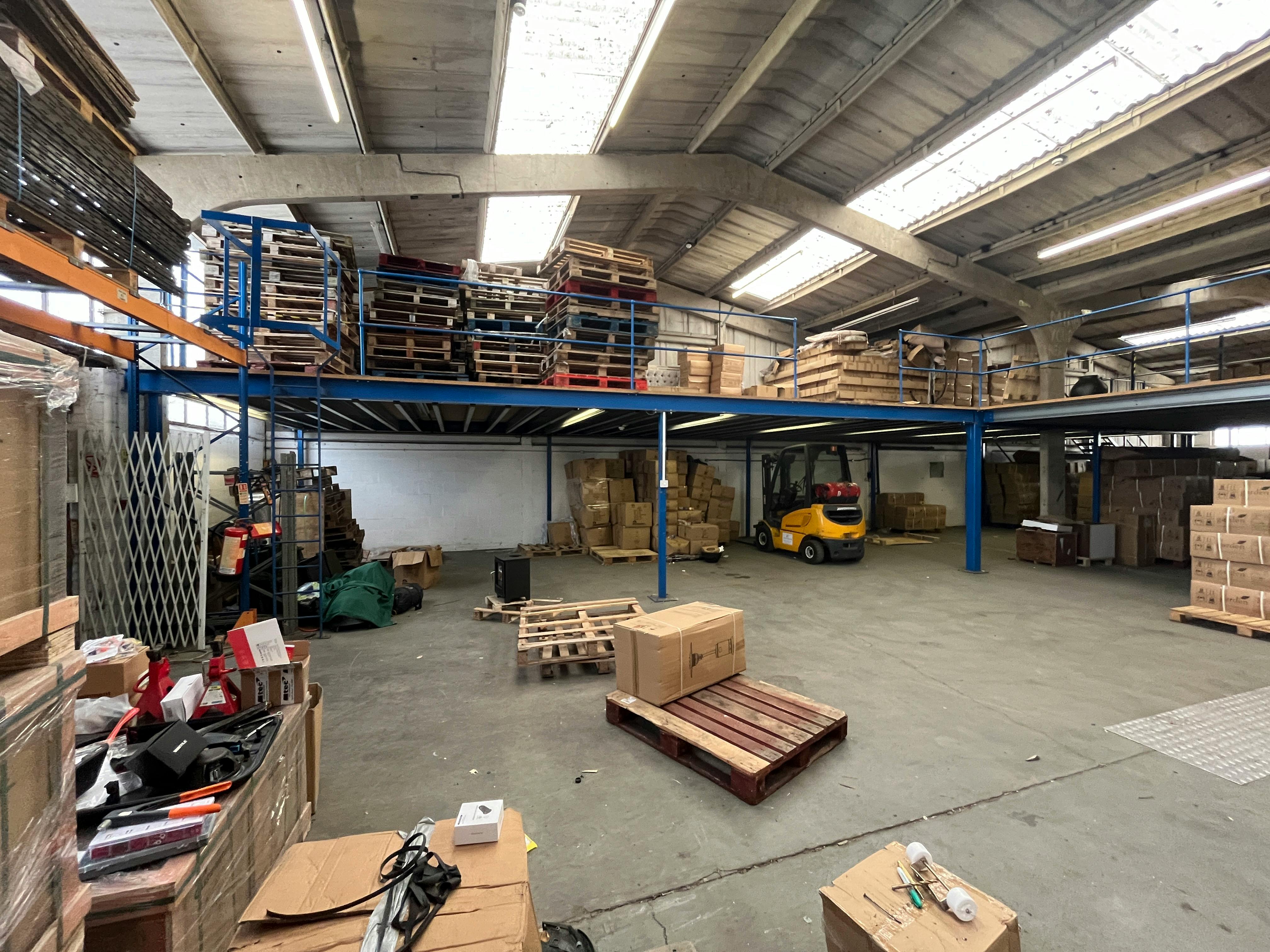 The Warehouse, Aylesbury, Industrial To Let - 20250617_130253070_iOS.jpg