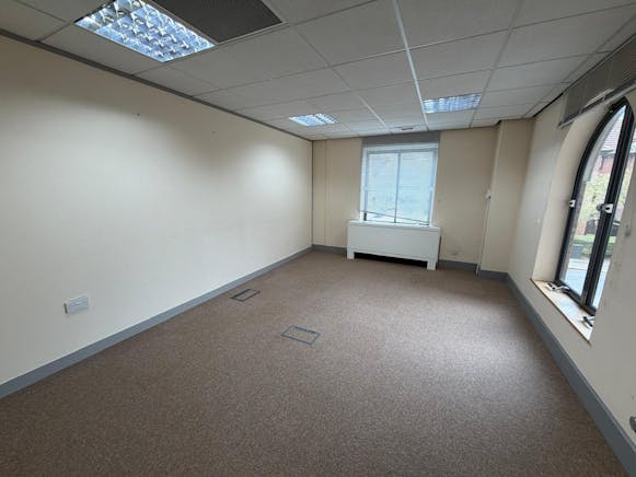 First Floor Suite, Kingswood House, Southend-on-Sea, Office To Let - IMG20251013WA0013.jpg