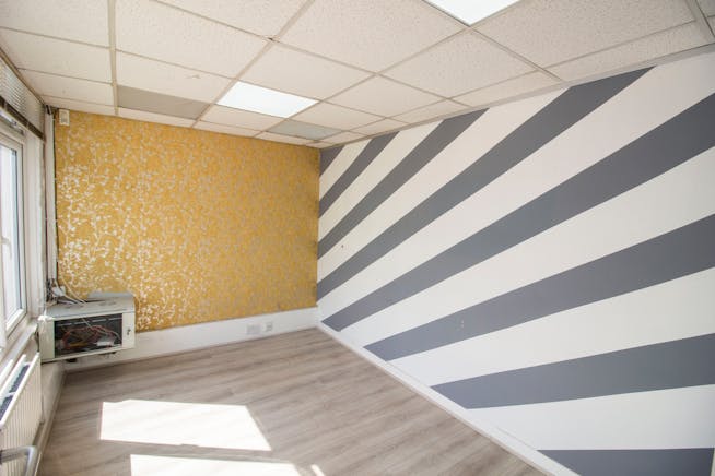 Unit 18, Wadsworth Business Centre, Perivale, Office / Industrial / Warehouse To Let - 5.jpg