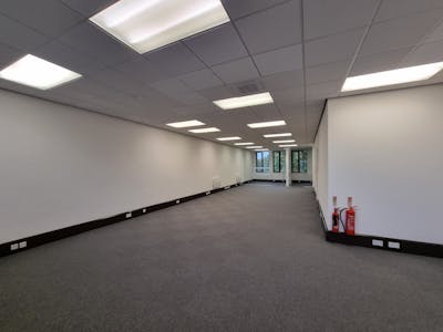 First Floor LHS, Bramber House, Crawley, Office To Let - 20221028_092152.jpg