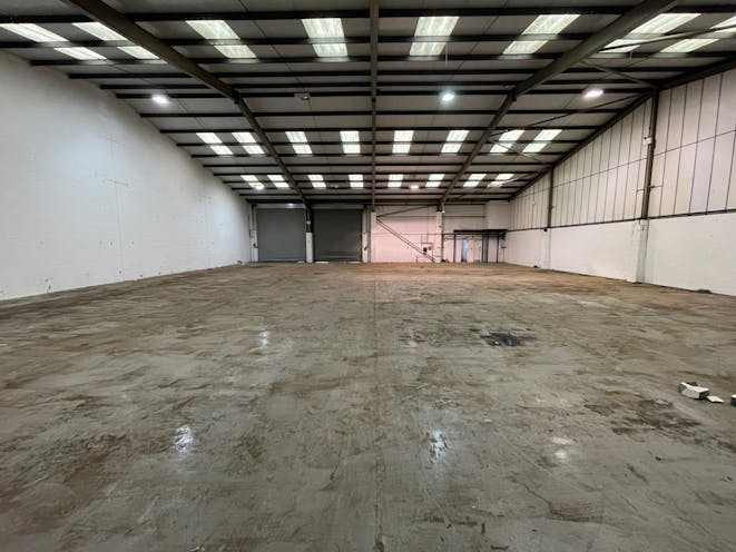 Unit 6 Multipark Norcot, Reading, Industrial / Warehouse To Let - 3.jpg