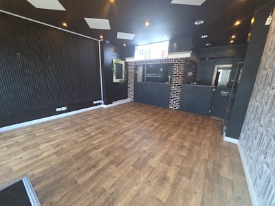 122 Eastwood Old Road, Leigh-on-Sea, Retail To Let - WhatsApp Image 2026-04-20 at 14.48.06 (3).jpeg