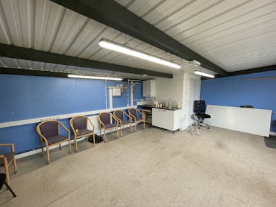 Offices 1, 2 & 3 at Milton Pools, Great Milton, Office To Let - IMG_4226.JPG