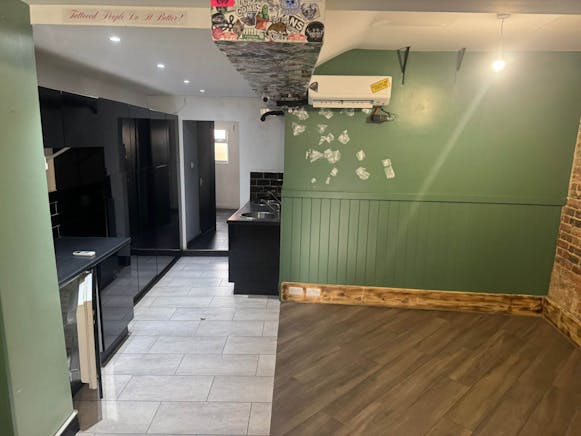 20 Highbridge Street, Waltham Abbey, Retail To Let - 227-7.jpg