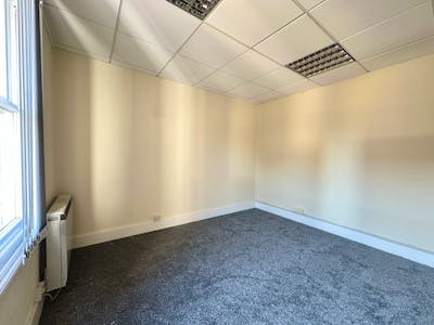 48 High Street South, Dunstable, Office To Let - IMG_6492.JPG