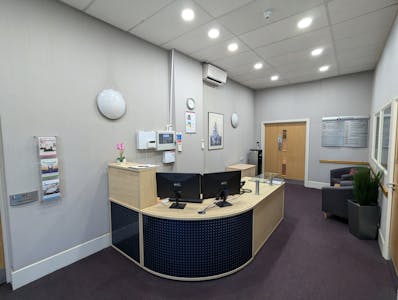 Monaco House & Unit 1B, Kings Langley, Office For Sale - PXL_20250109_092641919.jpg