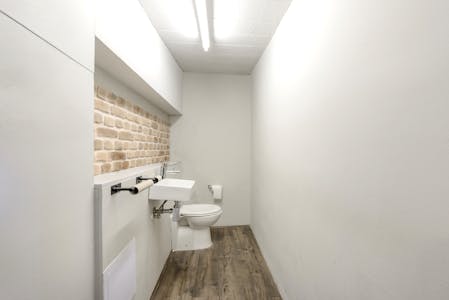 53-55 Fulham High Street, London, High Street Retail To Let - 5355 fulham high st2043.jpg