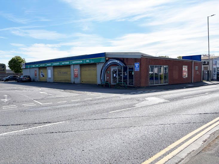 Former ATS Centre, Unit 9 Hobley Drive, Lower Stratton, Swindon, Industrial To Let - IMG_0596(B).jpg