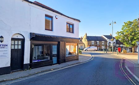 First Floor Office, 2 Church Street, Rayleigh, Office To Let - water6.jpg