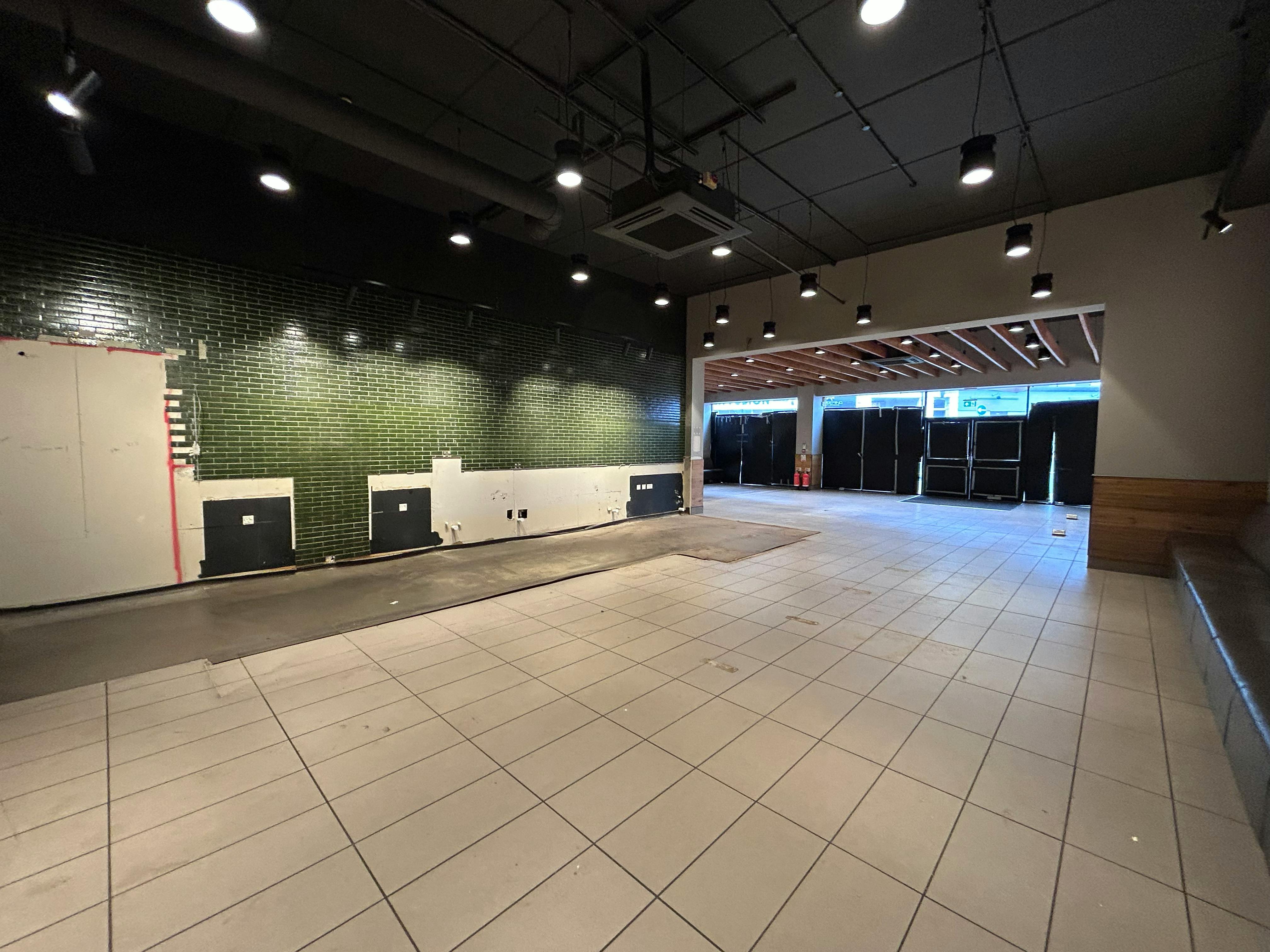 Retail/Shop in Bournemouth - photo 2