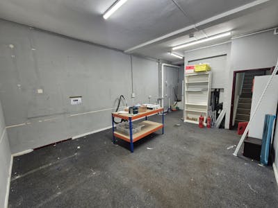 47 High Street West, Glossop, Retail To Let - 20260121_163830.jpg