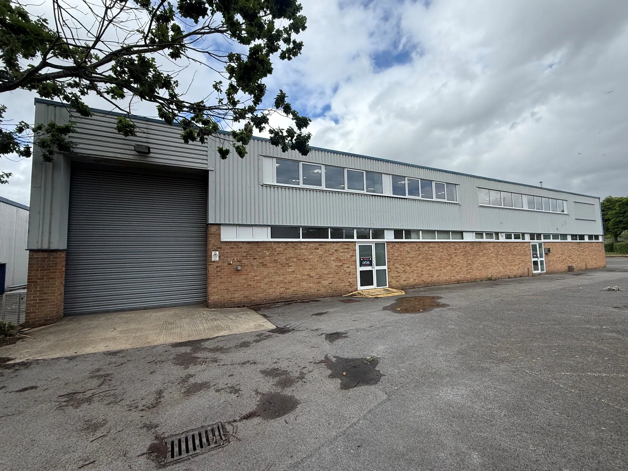 Unit 33E, Techno Trading Estate, Ganton Way,, Swindon, Industrial To Let - 1.jpg