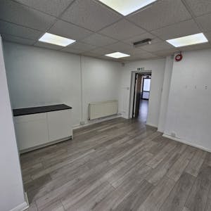 207 Lower Church Road, Burgess Hill, Retail To Let - 220e0415b3f54bb293552a9cfb94fe7e.jpg