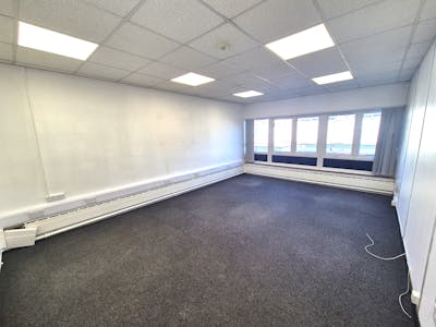 Sovereign House, Stockport, Office To Let - 20250501_075927.jpg