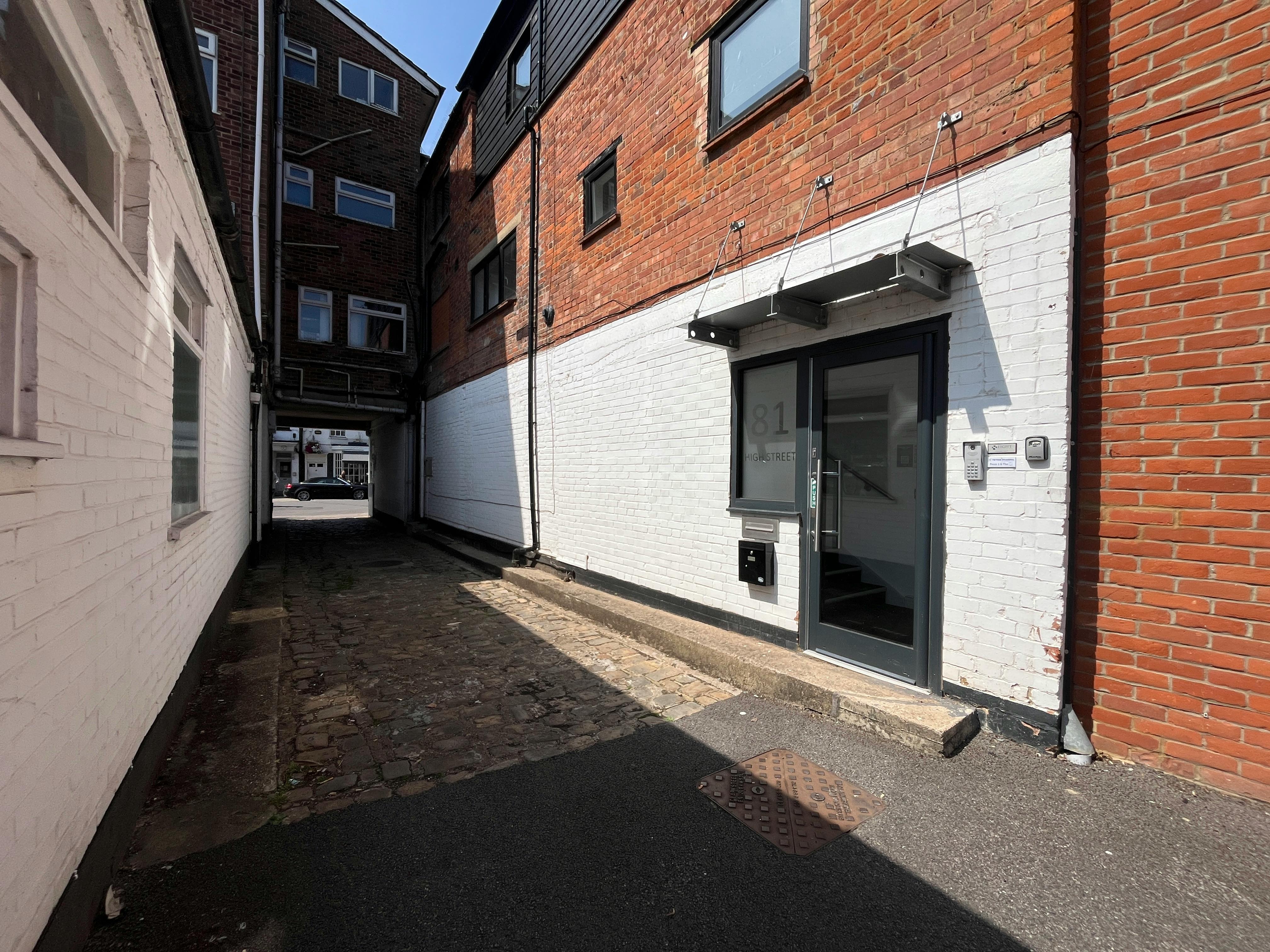 Second Floor Offices, 79-81 High Street, Marlow, Offices To Let - 20250806_112900987_iOS.jpg