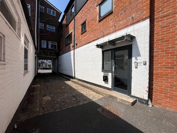 Second Floor Offices, 79-81 High Street, Marlow, Offices To Let - 20250806_112900987_iOS.jpg
