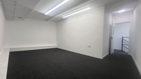 Unit 3, Rutland Studios, London, Industrial/Logistics To Let - Unit 3 6.JPEG