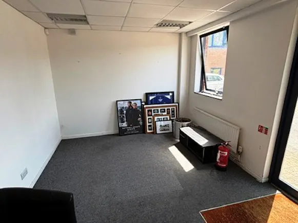 Unit E The Loddon Centre, Basingstoke, Industrial To Let - LCEPicture08 - 23 06 2026.jpg