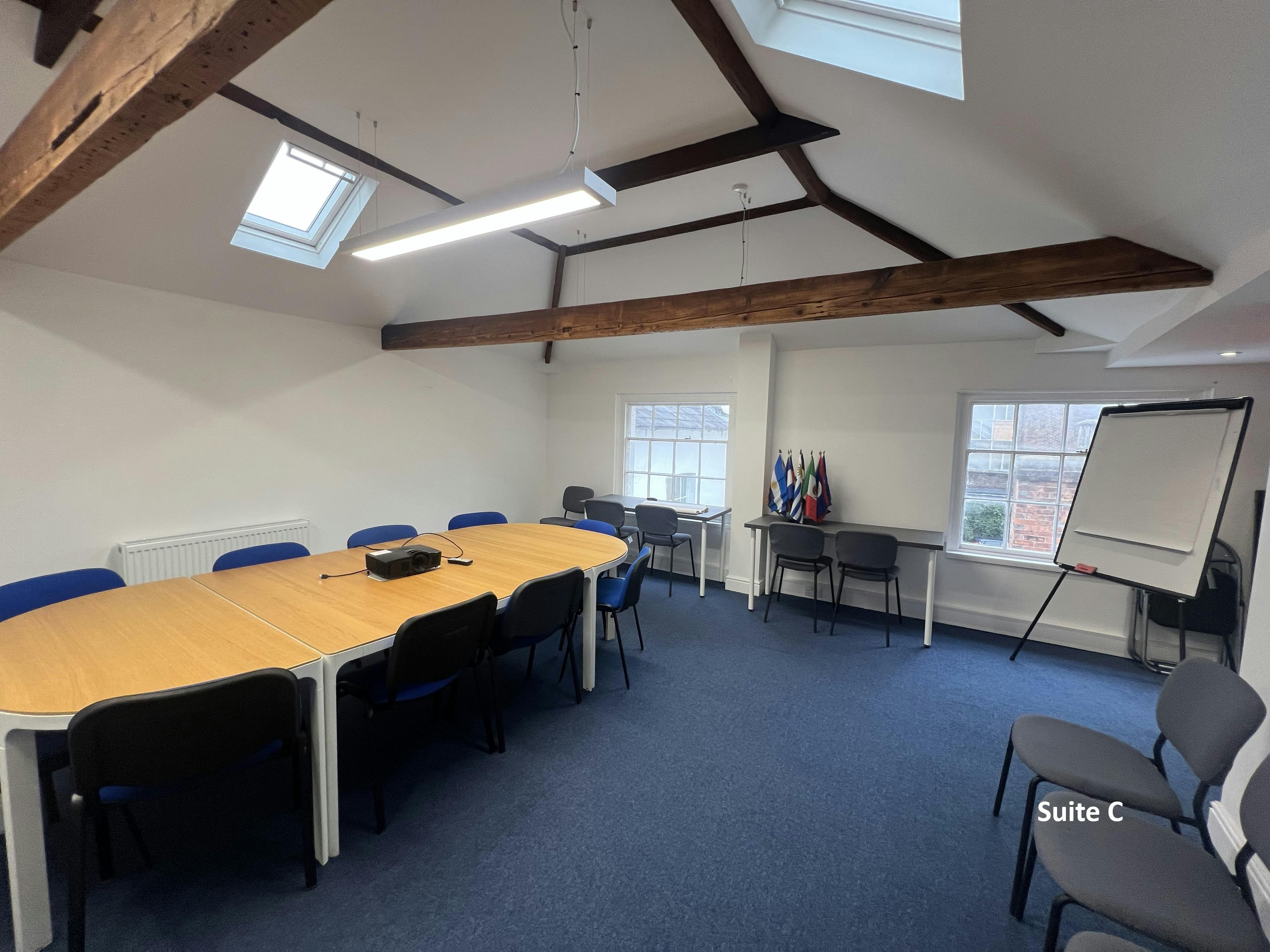 Richmond House, Horsham, Office To Let - IMG_9414 named.jpg