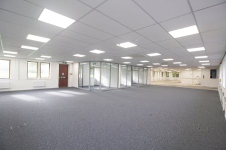 Hampton Court, Manor Park Avenue, Runcorn, Office To Let - IMG_9363 copie.jpg