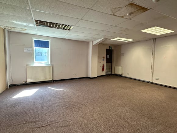 25-33 & 35-37 Hastings Street, Luton, Industrial / Office / Other For Sale - IMG_7327.JPG