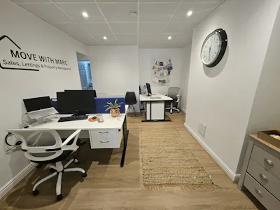 414 Gorton Road, Stockport, Leisure / Office / Retail To Let - 20260603_122923.jpg