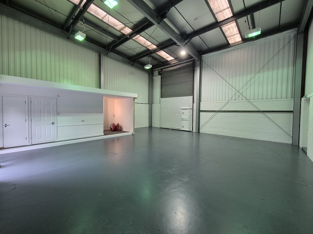Unit 9, Park Road Industrial Estate, Swanley, Industrial / Warehouse To Let - 20250603_132247.jpg