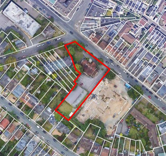 Office in Weybridge - photo 2