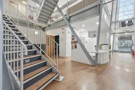 18-20 London Lane, London Fields, D1 (Non Residential Institutions) / D2 (Assembly and Leisure) / Leisure / Office To Let - img_0311.jpg