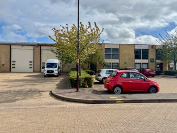 18 Plover Close, Interchange Park, Newport Pagnell, MK16 9PS