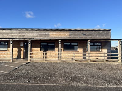 Bradmoor Farm, Stanbridge Road, Aylesbury, Retail / D1 (Non Residential Institutions) To Let - IMG_5080.JPG