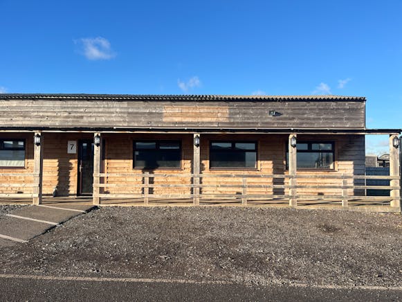 Bradmoor Farm, Stanbridge Road, Aylesbury, Retail / Other To Let - IMG_5080.JPG