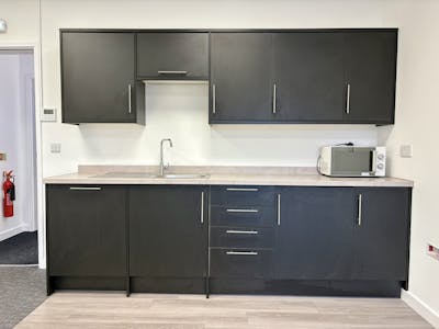 Unit C, 33 The Ridgeway, Iver, Industrial / Warehouse To Let - IMG_7432.JPEG