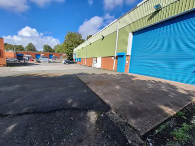 Unit 40, Delph Industrial Estate, Brierley Hill, Industrial / Trade Counter / Warehouse To Let - p2.jpg