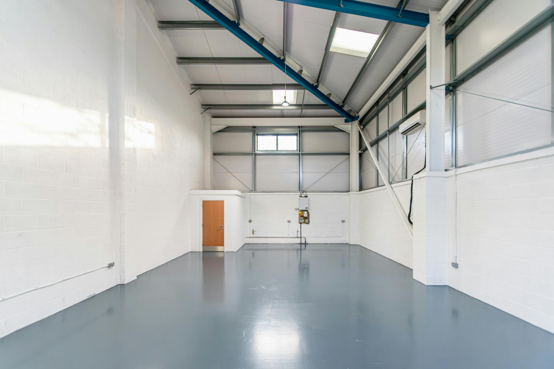 Retail/Shop in Bournemouth - photo 3