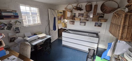 1 Kerridges Yard, Hailsham, Leisure / Office / Open Storage / Takeaway To Let - 20251104_111657.jpg