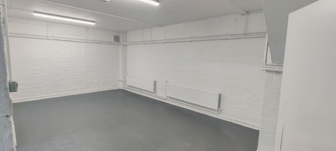 Unit B, Mitre House, White City, Industrial / Warehouse To Let - 5.jpg